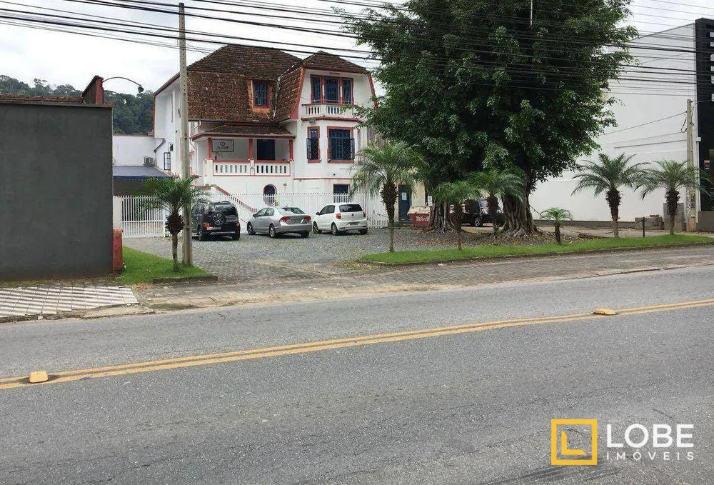 Casa, 8 quartos, 300 m² - Foto 1