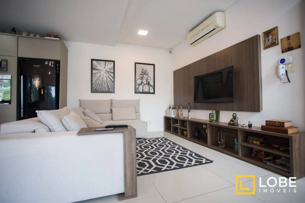 Casa, 3 quartos, 288 m² - Foto 1