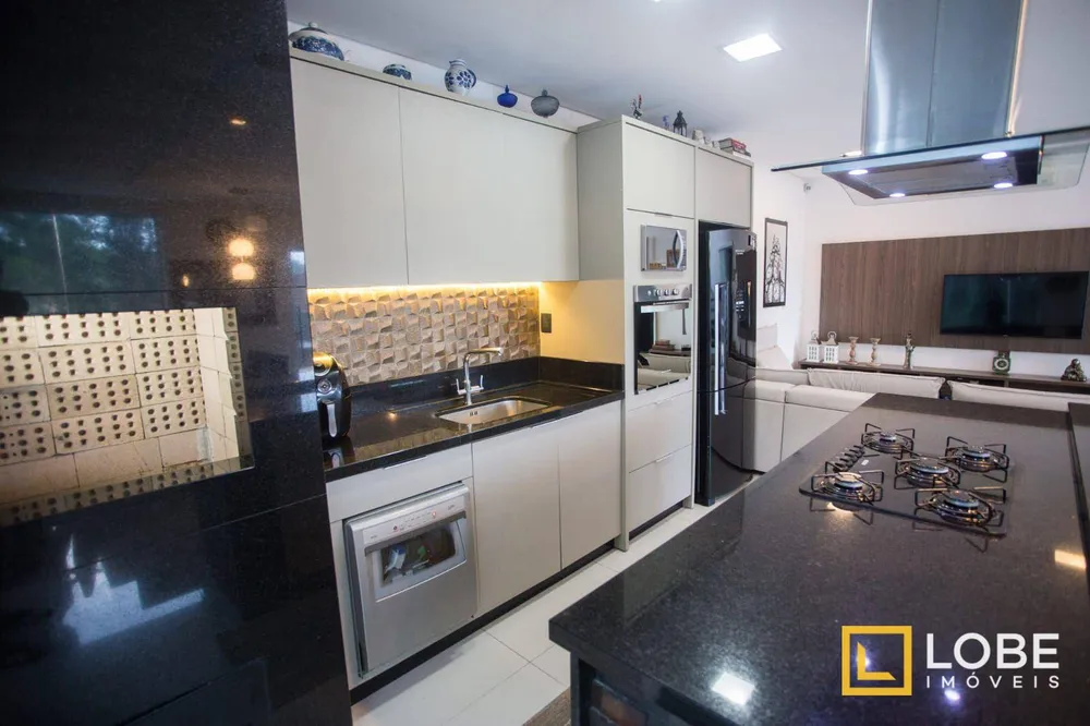 Casa, 3 quartos, 288 m² - Foto 2