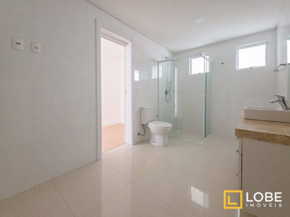 Cobertura, 3 quartos, 230 m² - Foto 2