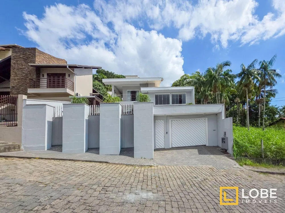 Casa, 4 quartos, 290 m² - Foto 1