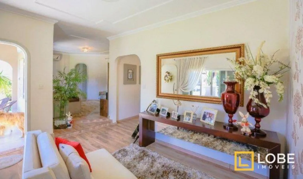 Casa, 4 quartos, 386 m² - Foto 1