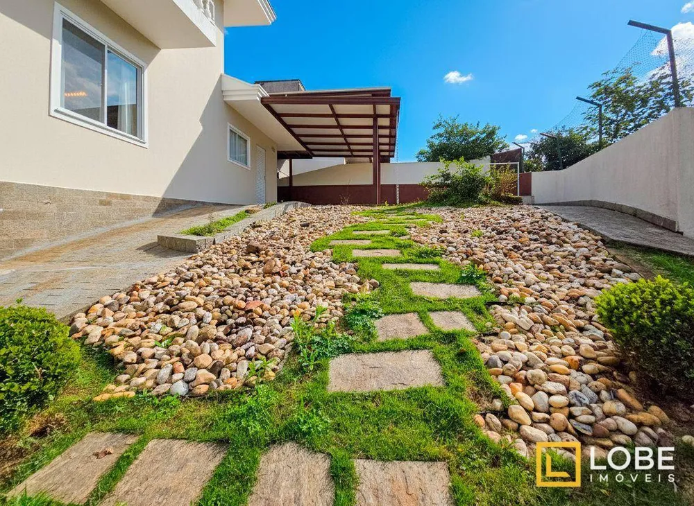 Casa, 3 quartos, 402 m² - Foto 1