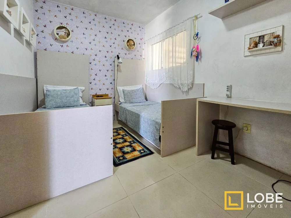 Casa, 4 quartos, 272 m² - Foto 3
