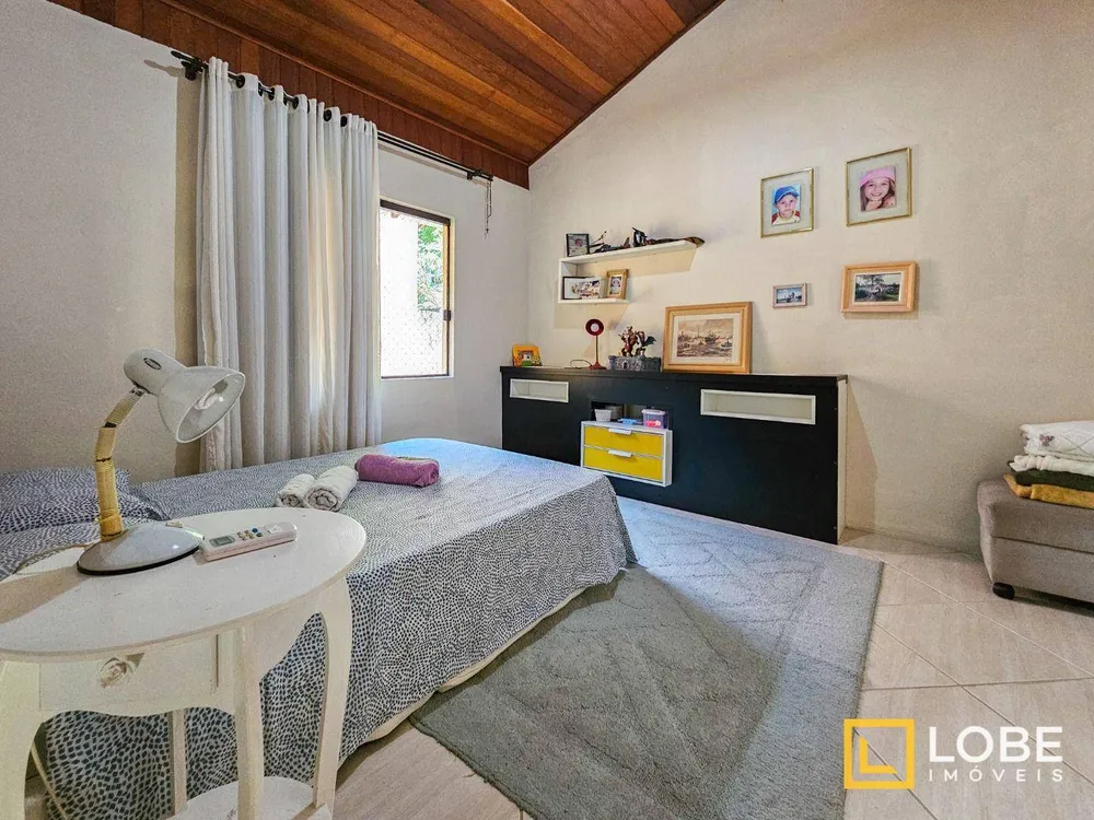 Casa, 4 quartos, 272 m² - Foto 8