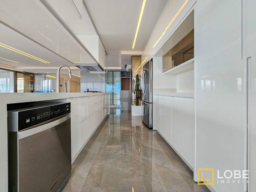 Cobertura, 3 quartos, 318 m² - Foto 4