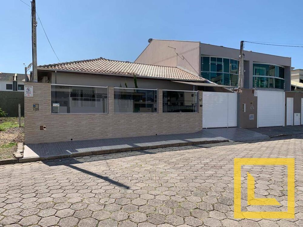 Casa à venda com 3 quartos, 192m² - Foto 1