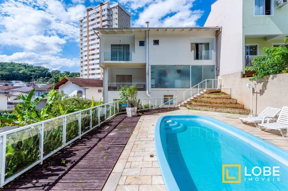 Casa, 4 quartos, 630 m² - Foto 1