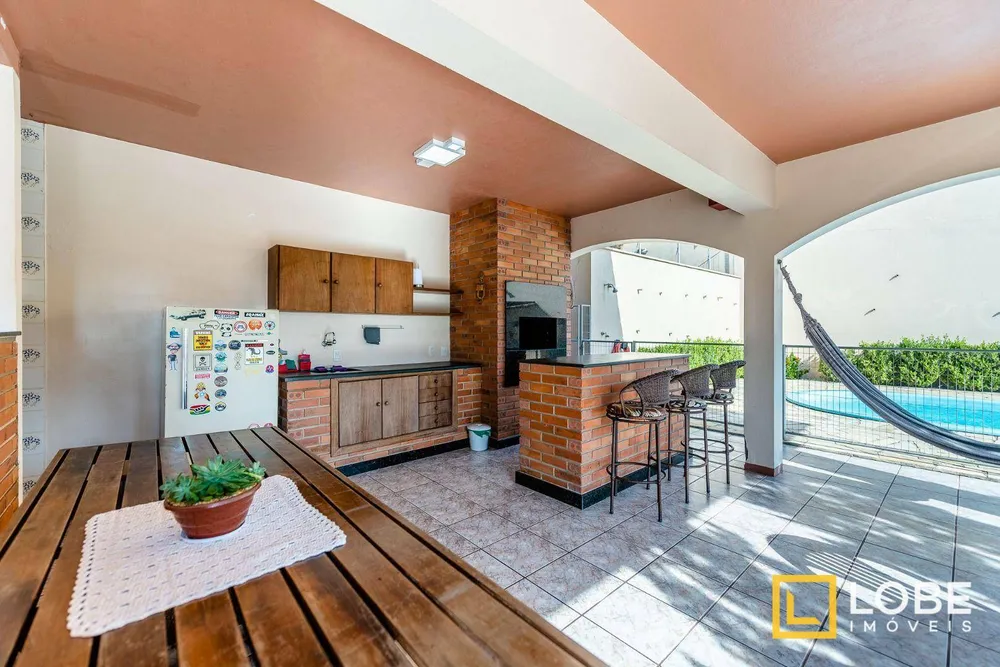 Casa, 4 quartos, 600 m² - Foto 1
