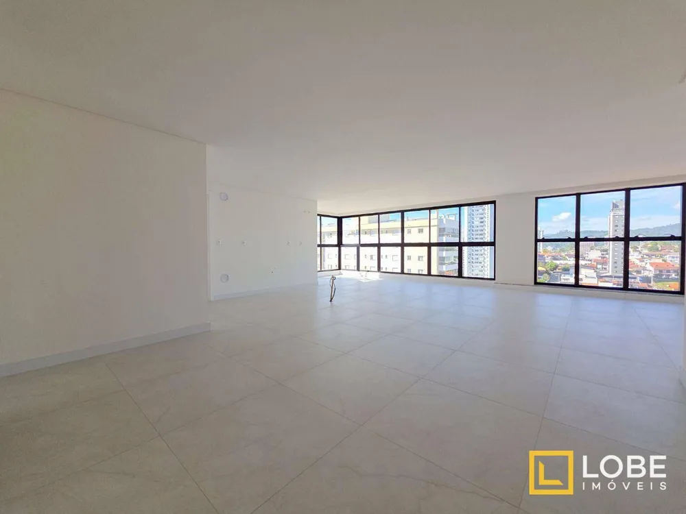 Apartamento, 3 quartos, 146 m² - Foto 1