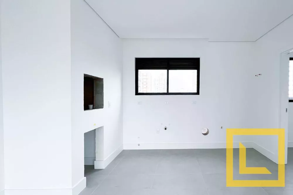 Apartamento à venda com 3 quartos, 123m² - Foto 3