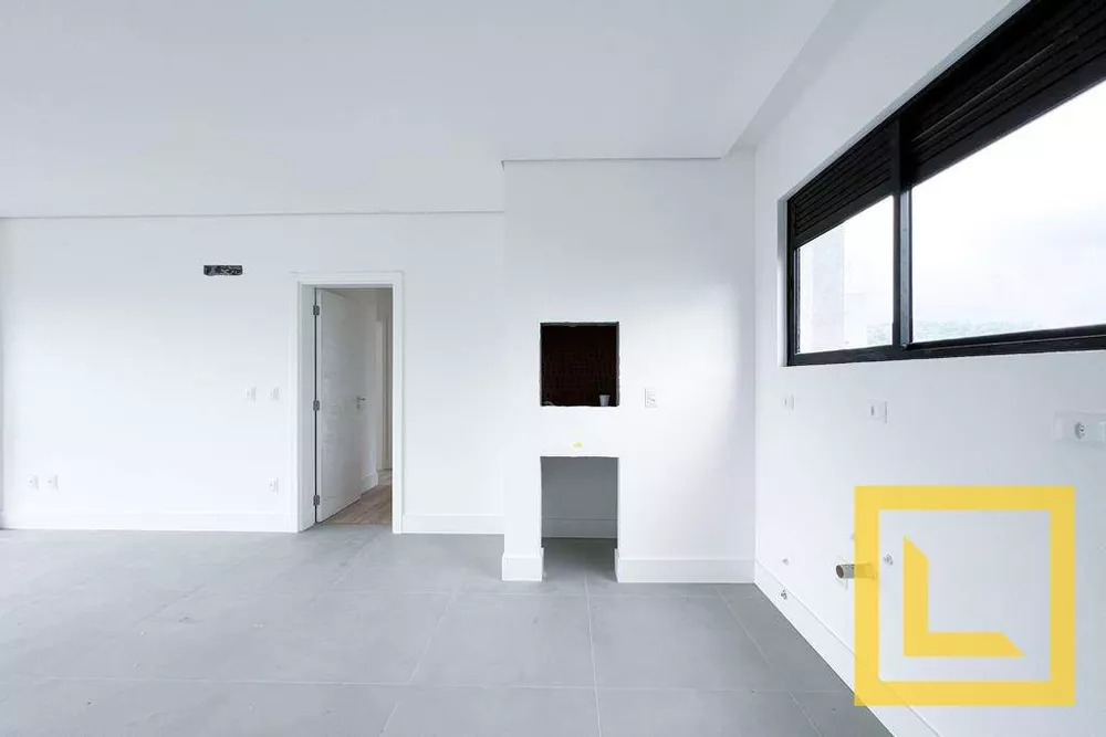 Apartamento à venda com 3 quartos, 123m² - Foto 2