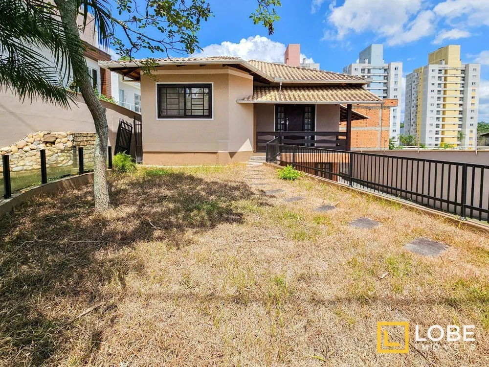 Casa, 3 quartos, 300 m² - Foto 1