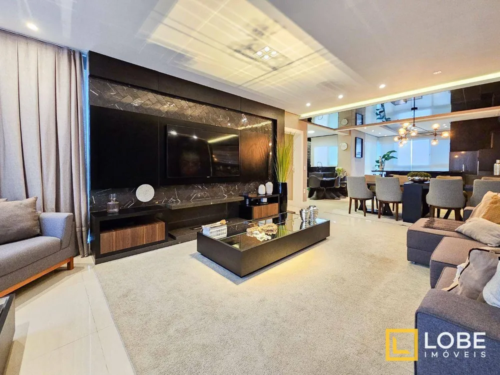 Apartamento, 3 quartos, 203 m² - Foto 2