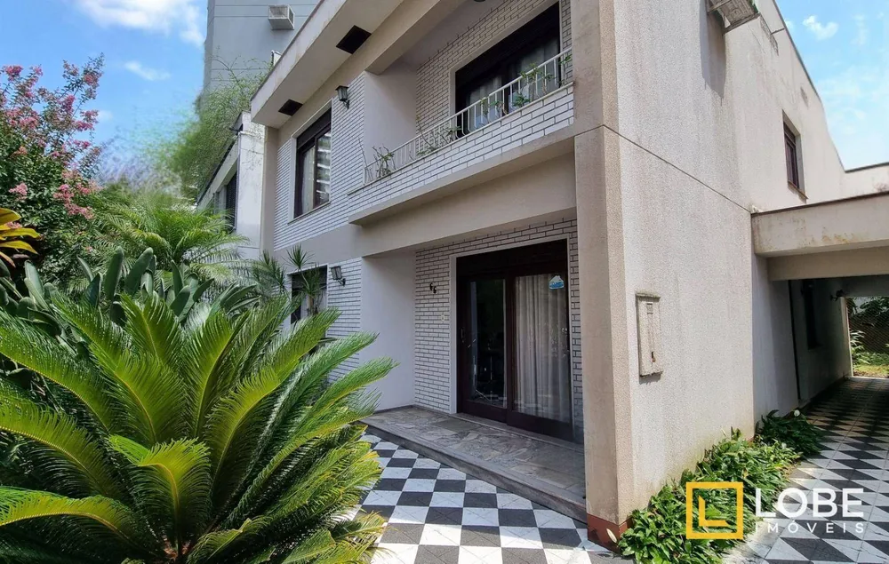Casa, 5 quartos, 250 m² - Foto 1