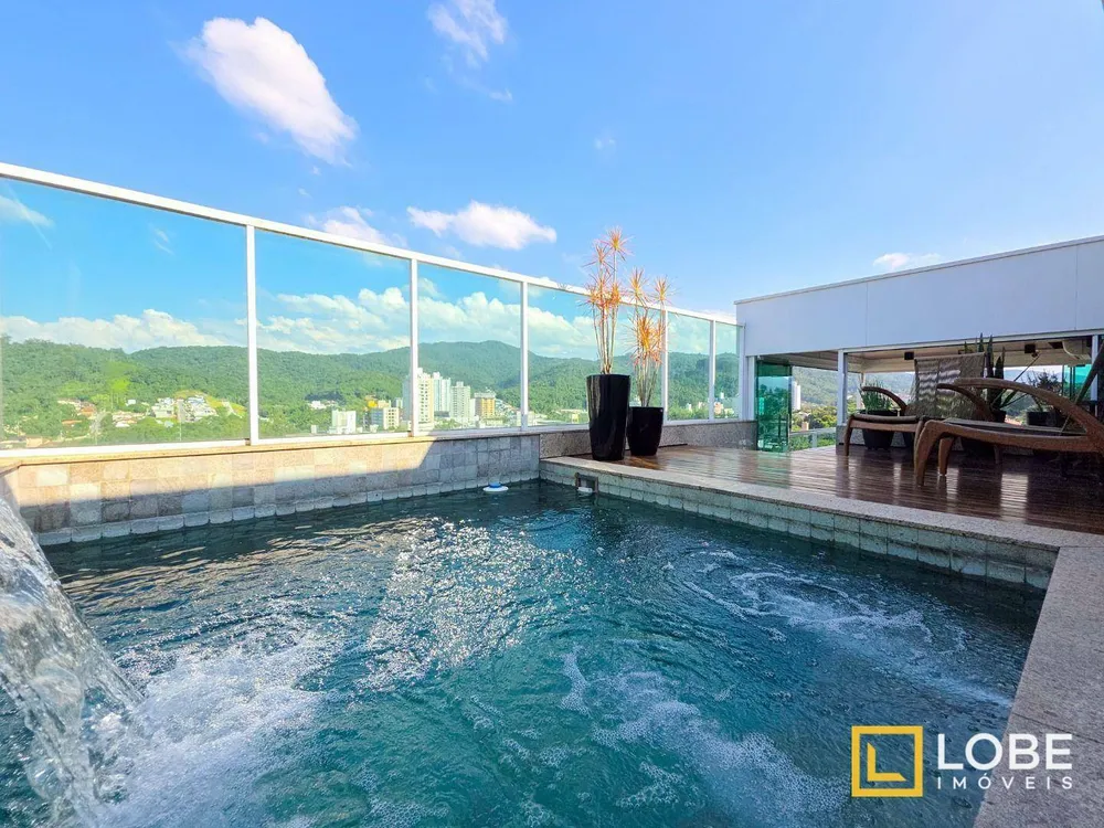 Cobertura, 3 quartos, 203 m² - Foto 1