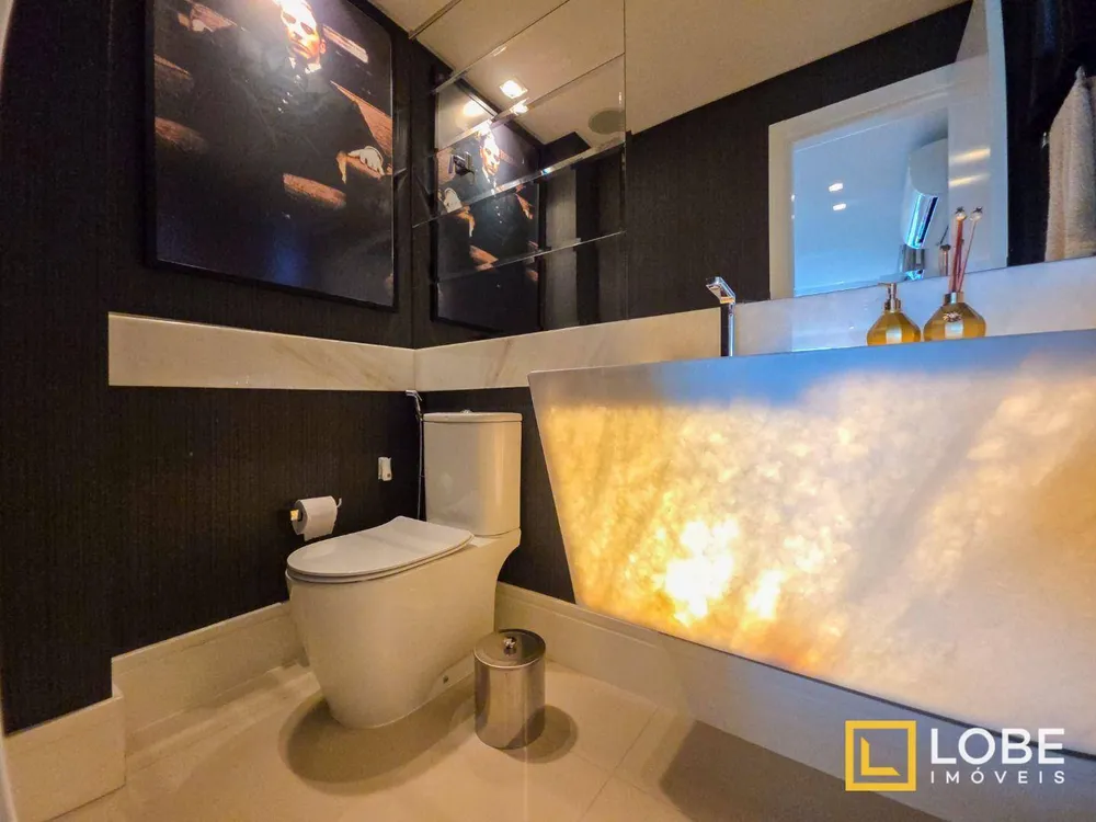 Cobertura, 3 quartos, 203 m² - Foto 2