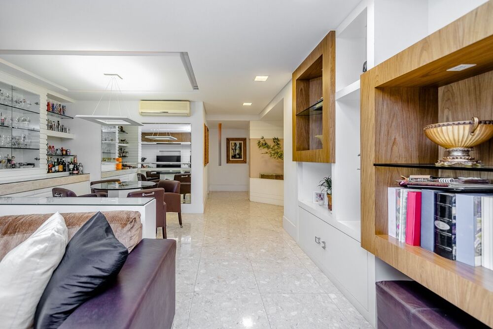 Apartamento, 3 quartos, 213 m² - Foto 2