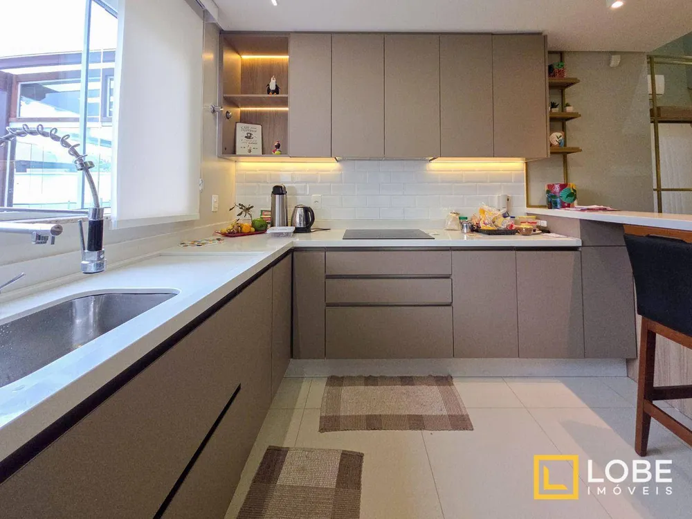 Casa, 3 quartos, 221 m² - Foto 8