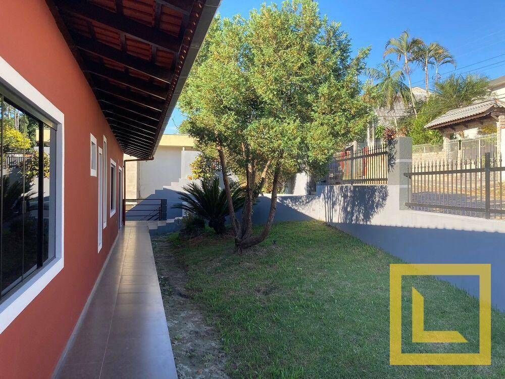 Casa à venda com 3 quartos, 364m² - Foto 18