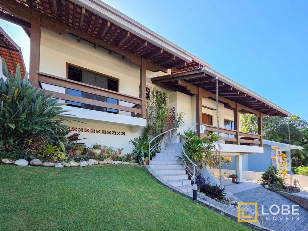 Casa à venda com 4 quartos, 315m² - Foto 2