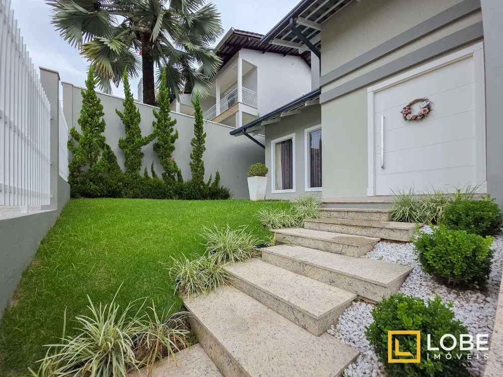 Casa, 3 quartos, 270 m² - Foto 1