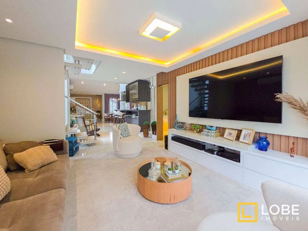 Casa, 3 quartos, 270 m² - Foto 2