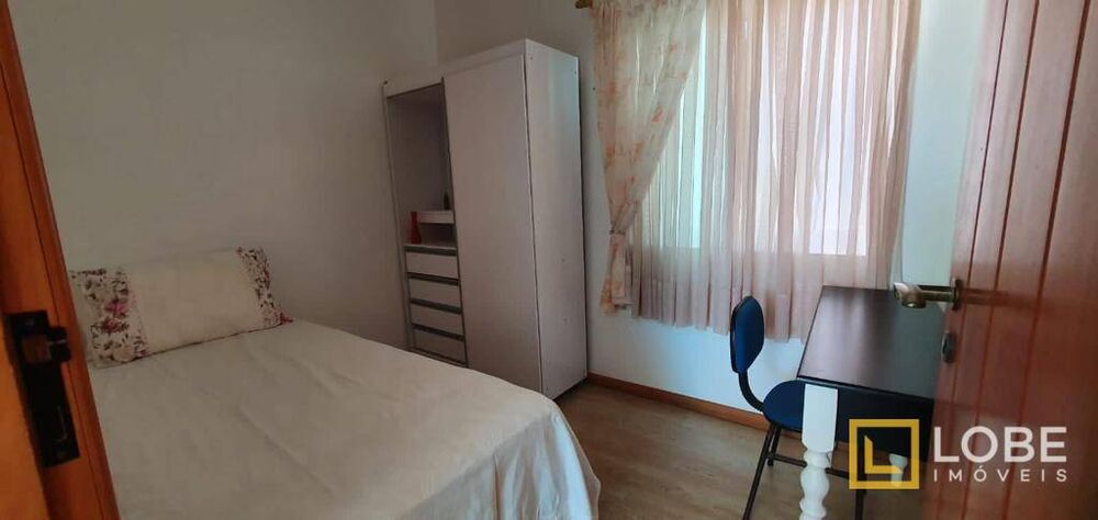 Casa, 4 quartos, 340 m² - Foto 9