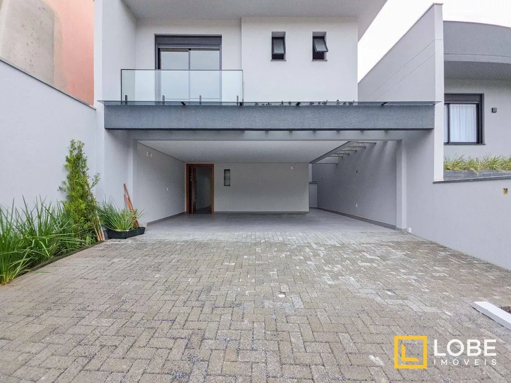 Casa, 3 quartos, 196 m² - Foto 1