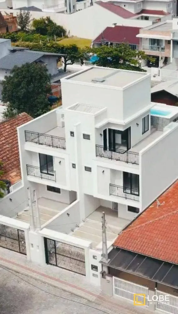 Casa, 3 quartos, 205 m² - Foto 1