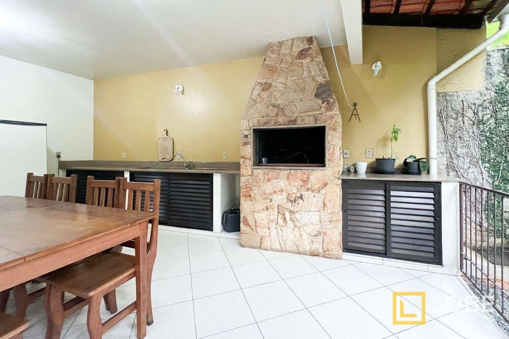 Casa, 4 quartos, 319 m² - Foto 2