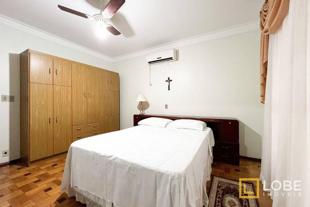 Casa, 4 quartos, 319 m² - Foto 23