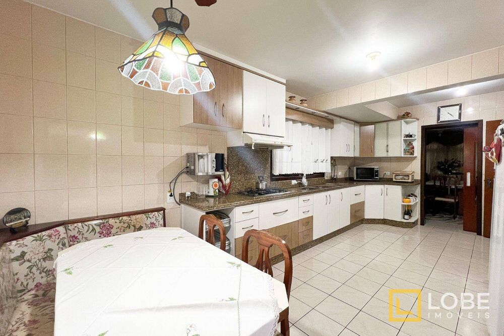 Casa, 4 quartos, 319 m² - Foto 1
