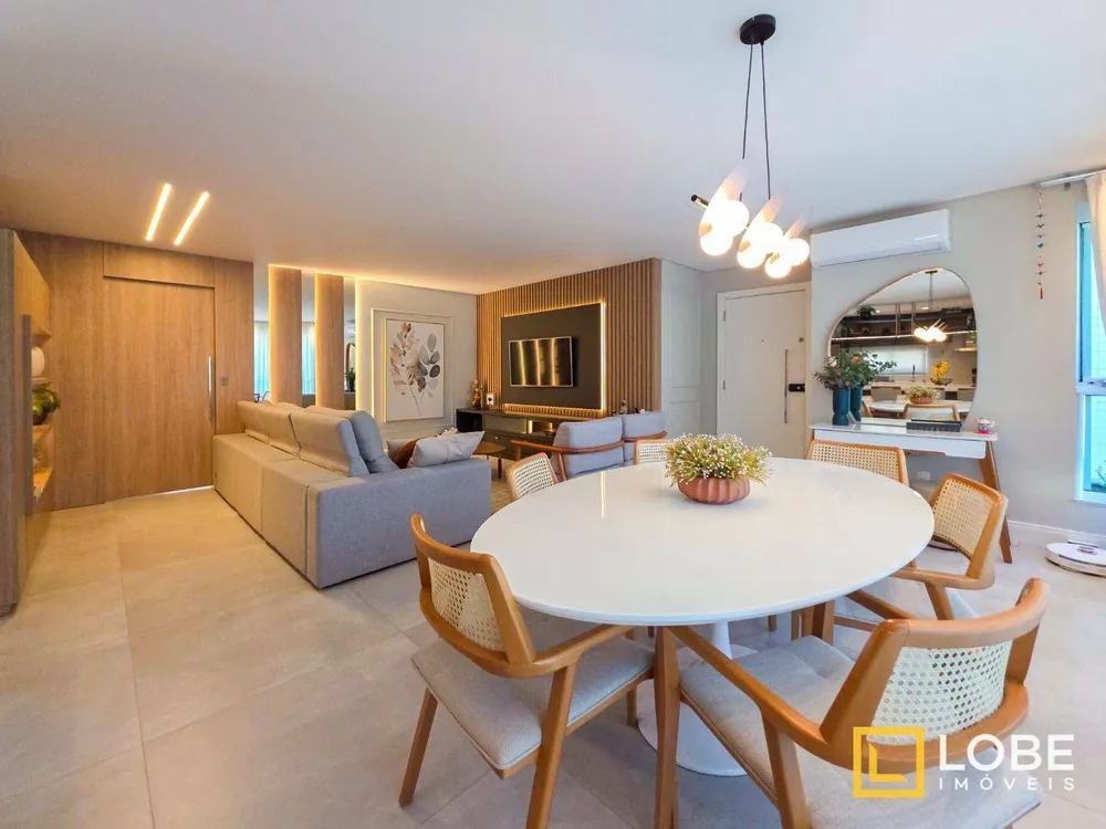 Apartamento, 3 quartos, 261 m² - Foto 1