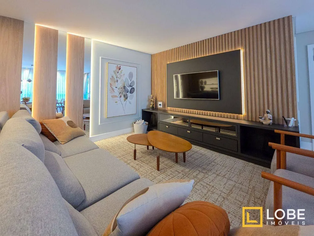 Apartamento, 3 quartos, 261 m² - Foto 2
