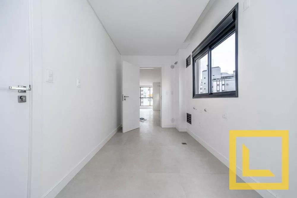 Apartamento à venda com 3 quartos, 218m² - Foto 8