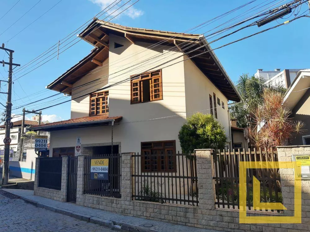 Casa, 3 quartos, 276 m² - Foto 1