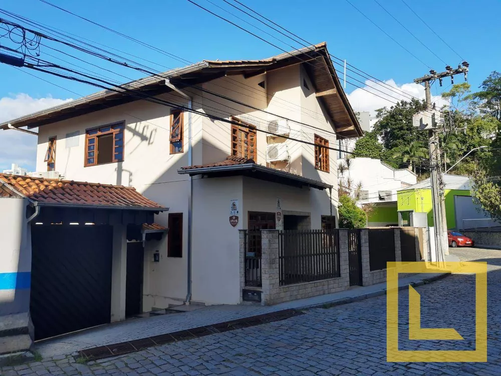 Casa, 3 quartos, 276 m² - Foto 2