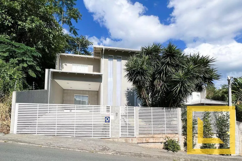 Casa à venda com 3 quartos, 356m² - Foto 4