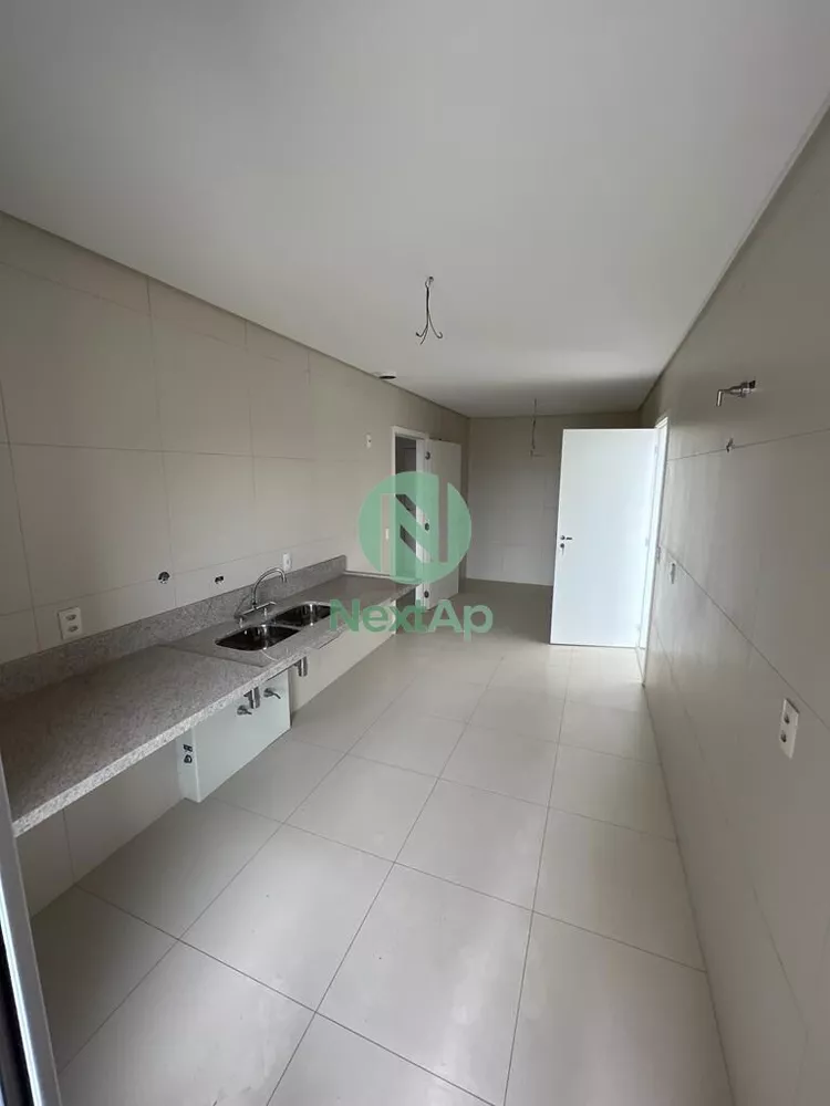 Apartamento à venda com 5 quartos, 316m² - Foto 4