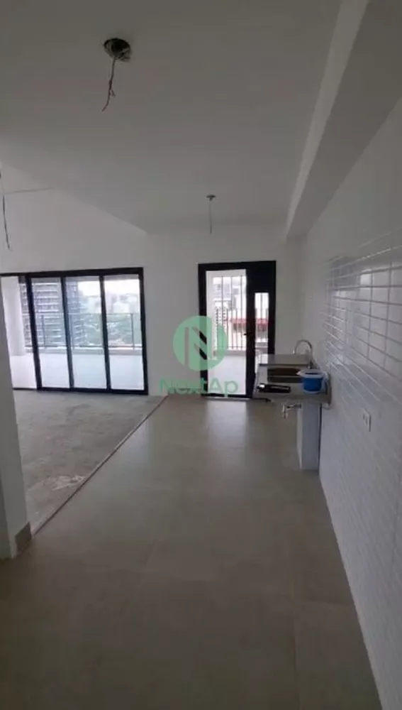 Apartamento à venda com 4 quartos, 175m² - Foto 2