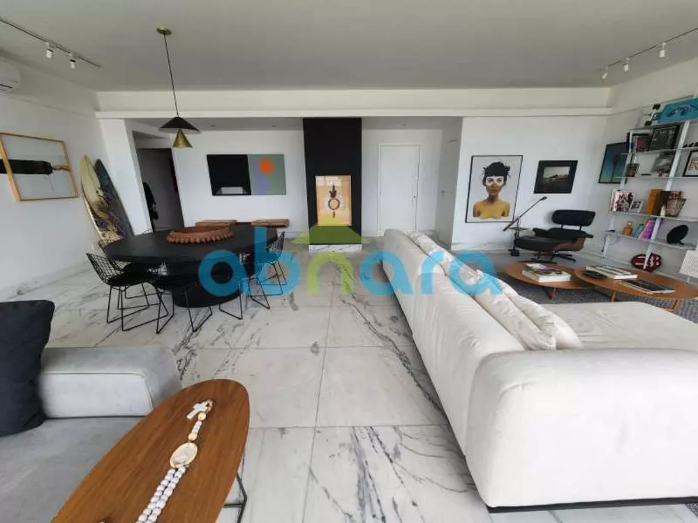 Apartamento, 3 quartos, 210 m² - Foto 1