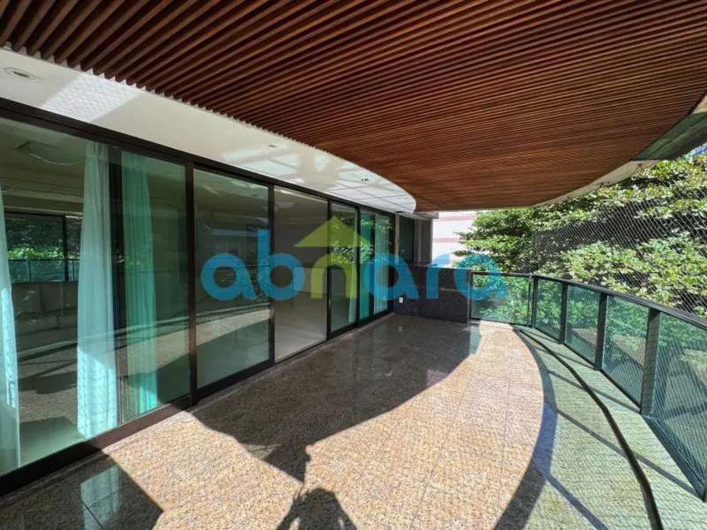 Apartamento, 3 quartos, 210 m² - Foto 1