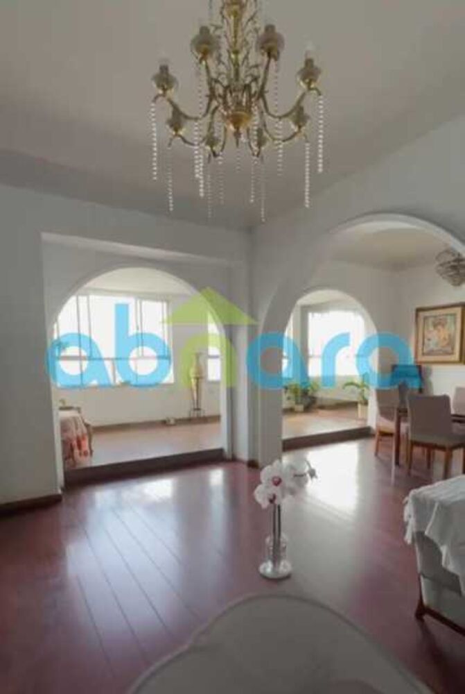 Apartamento à venda com 4 quartos, 210m² - Foto 1