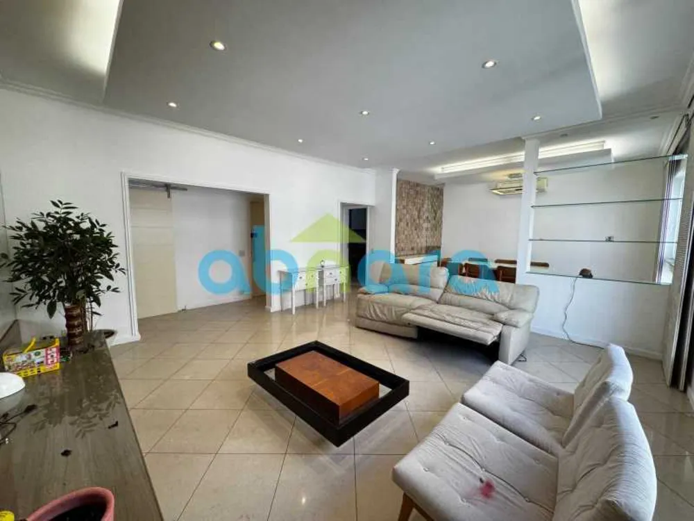 Apartamento, 3 quartos, 235 m² - Foto 2