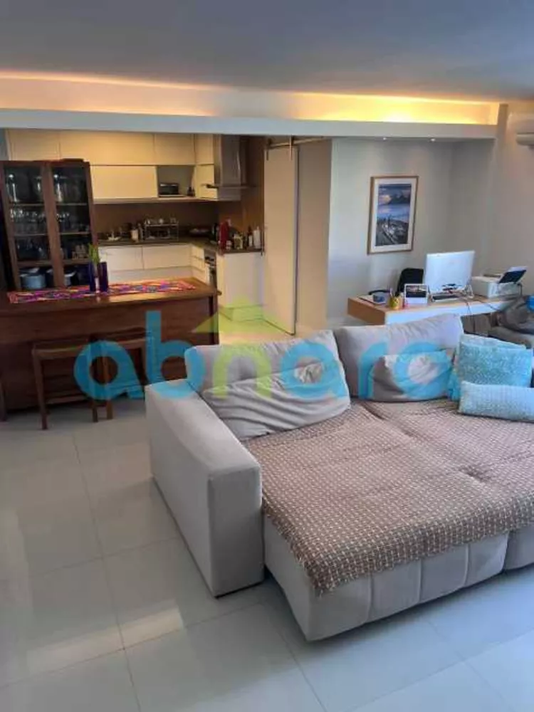 Apartamento à venda com 3 quartos, 110m² - Foto 2