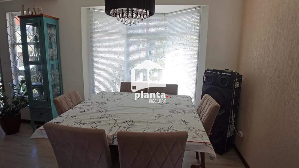 Casa, 4 quartos, 218 m² - Foto 2