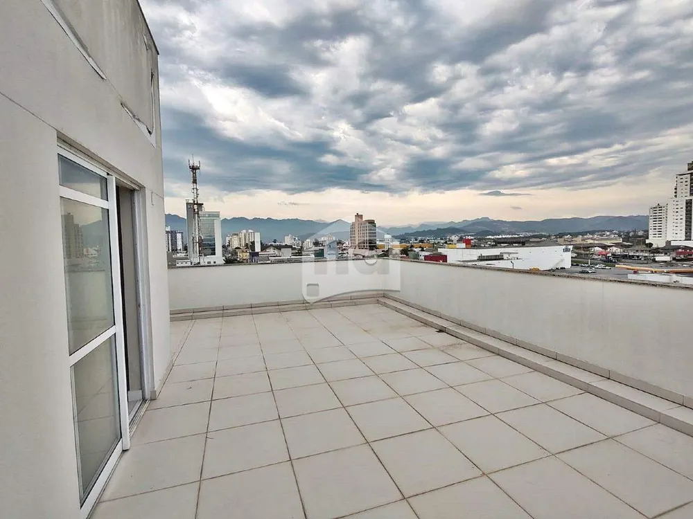 Cobertura, 3 quartos, 251 m² - Foto 5