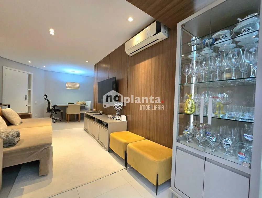 Apartamento, 3 quartos, 211 m² - Foto 2