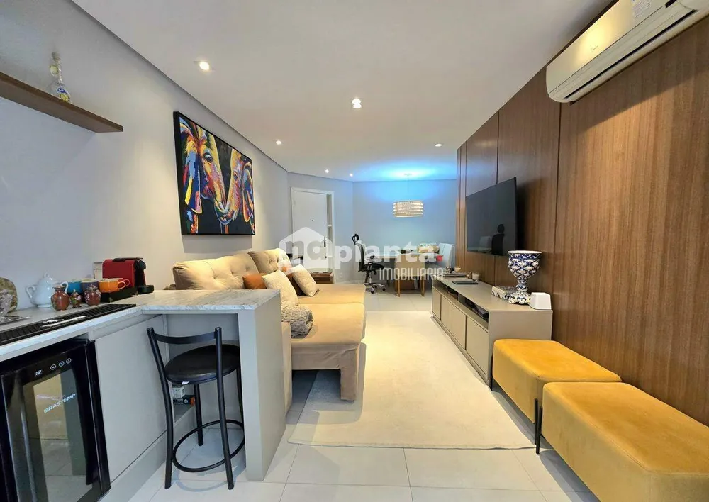 Apartamento, 3 quartos, 211 m² - Foto 1